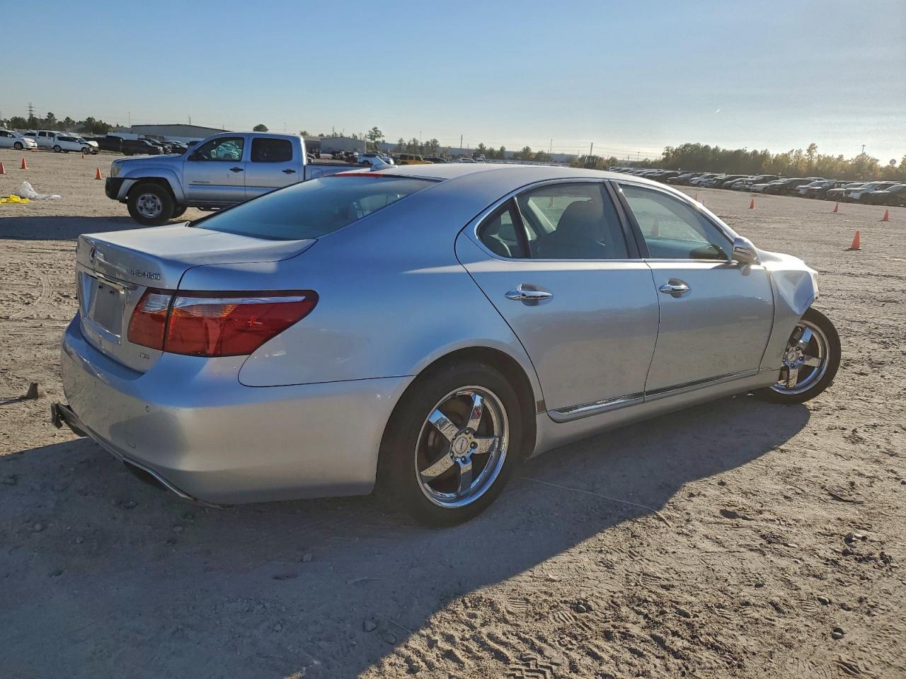 2010 LEXUS LS 460 photo 3