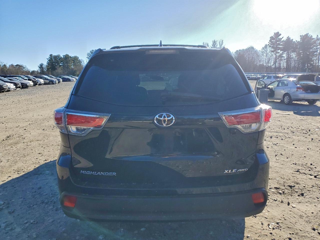 2016 TOYOTA HIGHLANDER XLE photo 6
