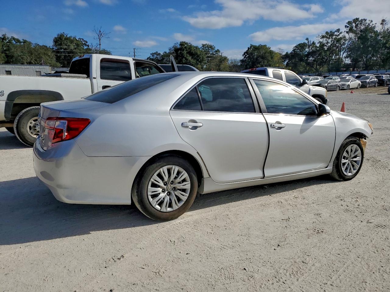 2012 TOYOTA CAMRY BASE photo 3