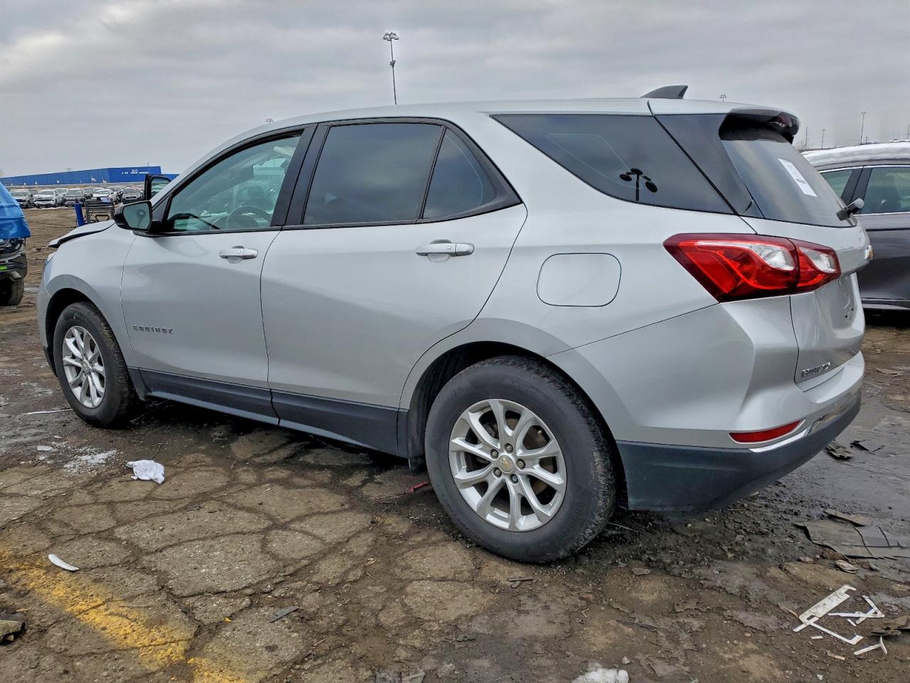 2018 CHEVROLET EQUINOX LS photo 2