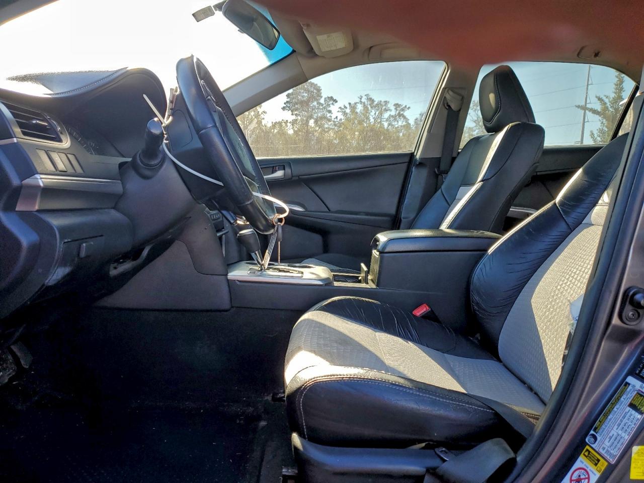 2014 TOYOTA CAMRY L photo 7