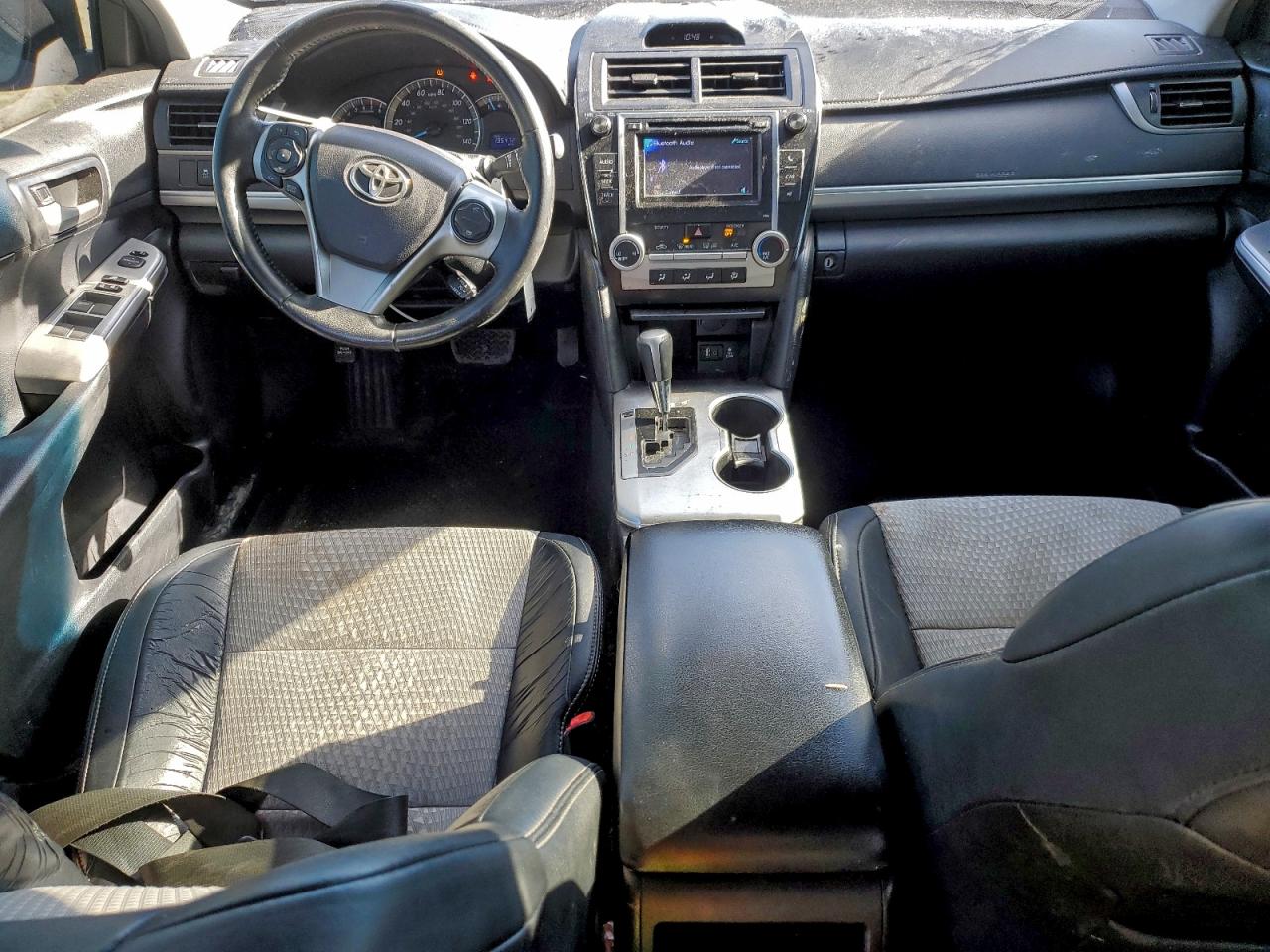 2014 TOYOTA CAMRY L photo 8