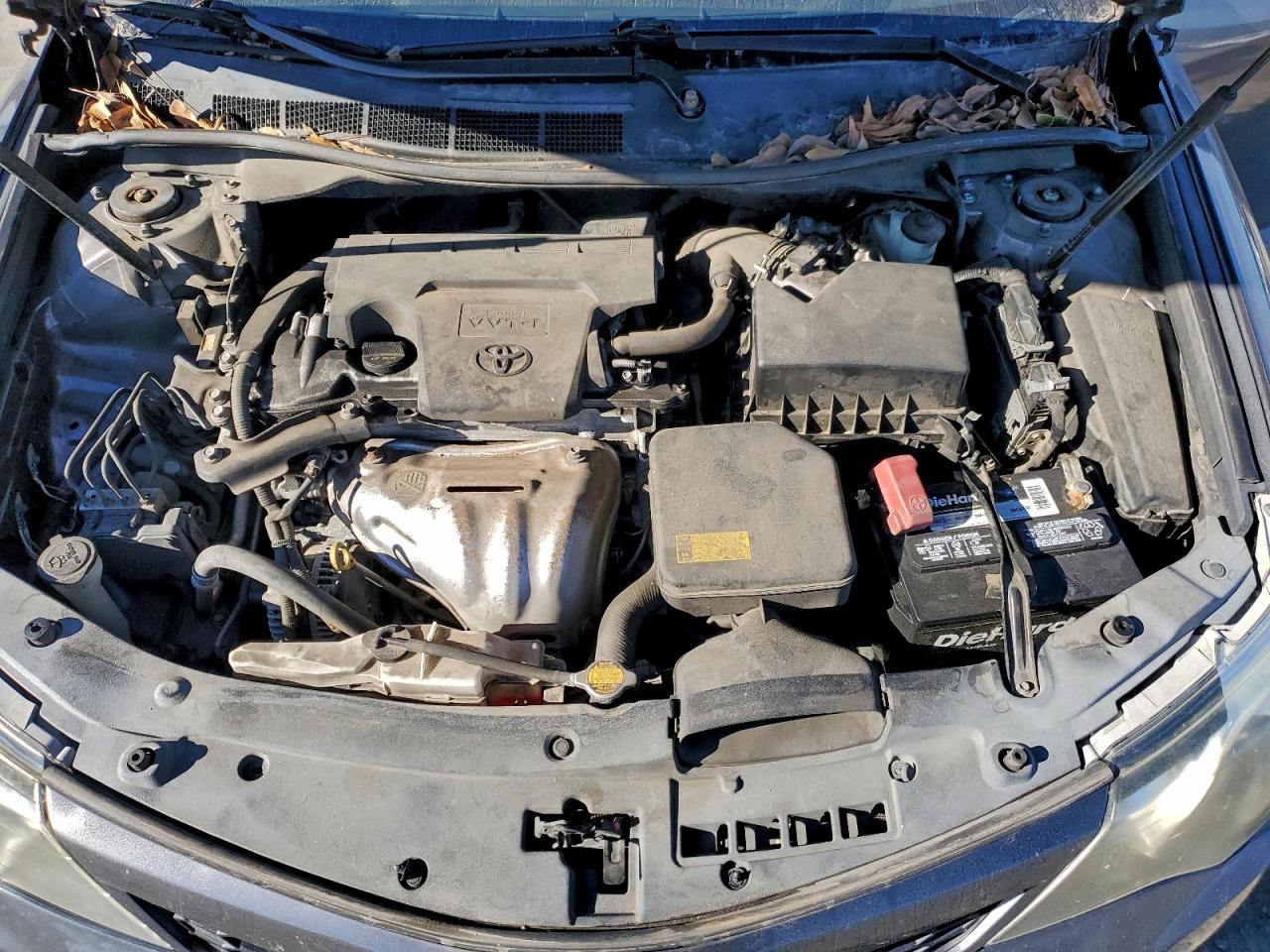 2014 TOYOTA CAMRY L photo 11