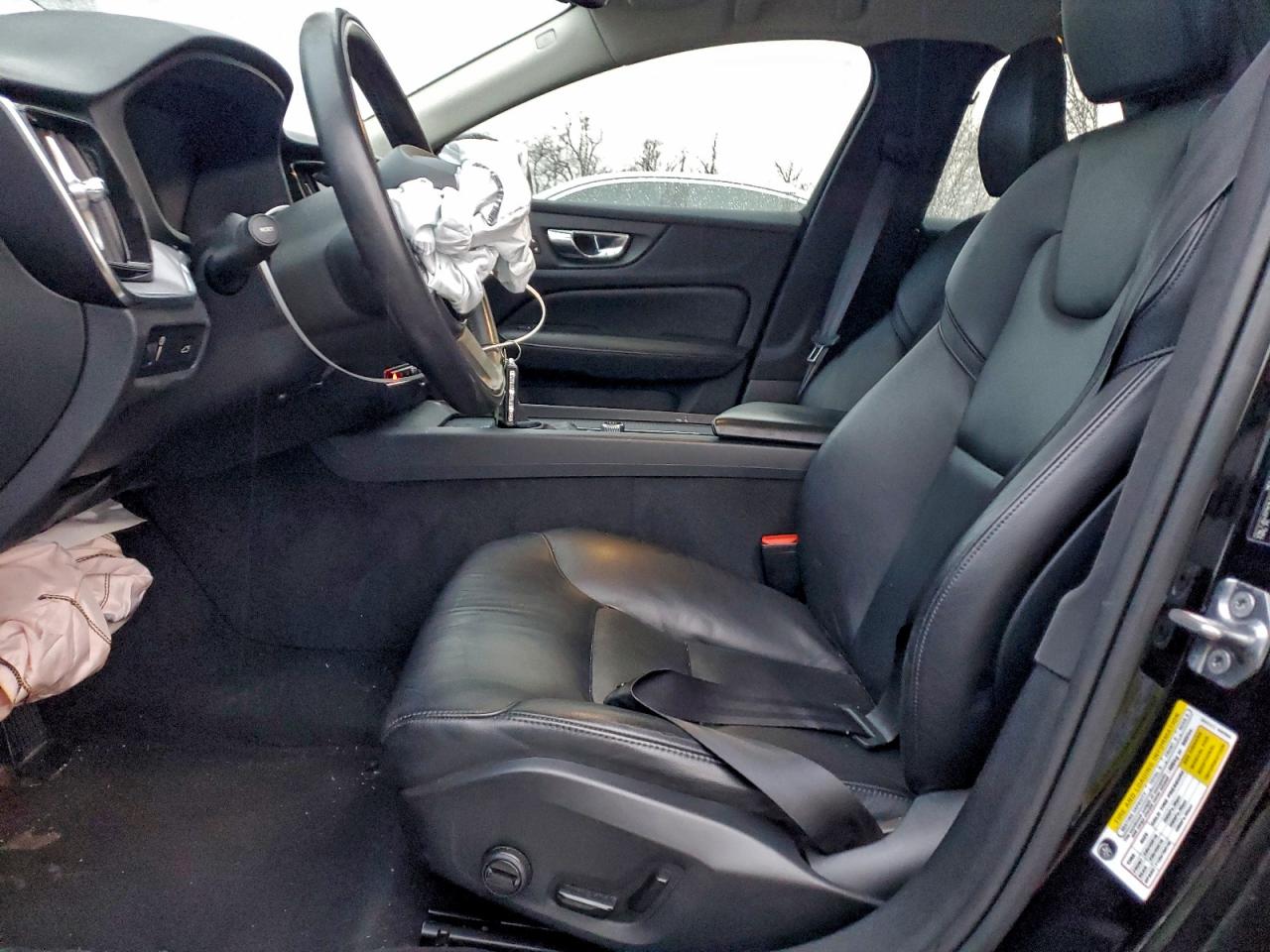 2020 VOLVO S60 T6 MOMENTUM photo 7