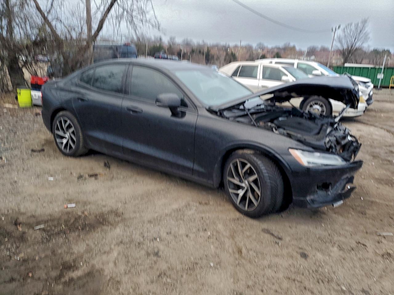 2020 VOLVO S60 T6 MOMENTUM photo 4