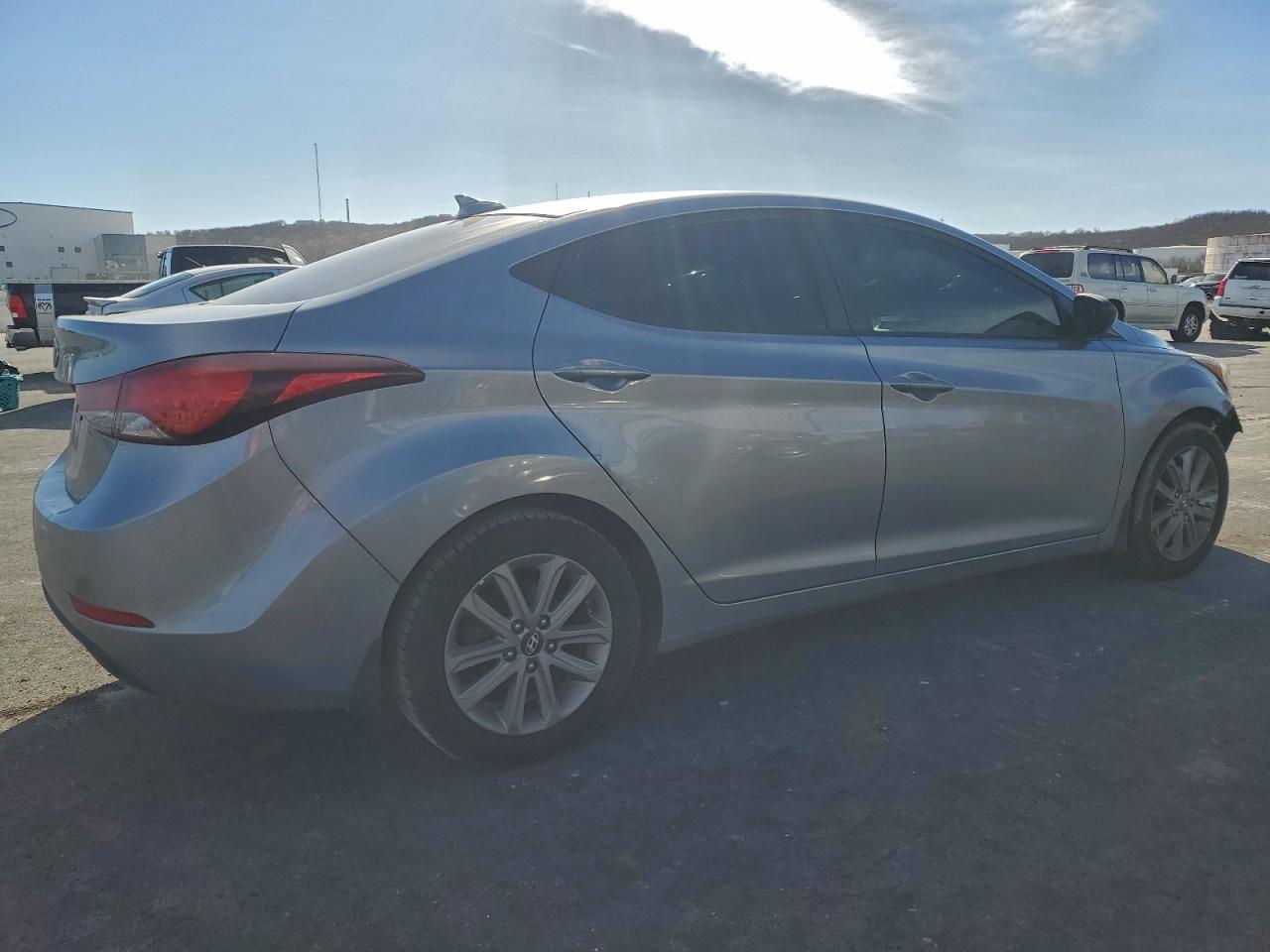 2016 HYUNDAI ELANTRA SE photo 3