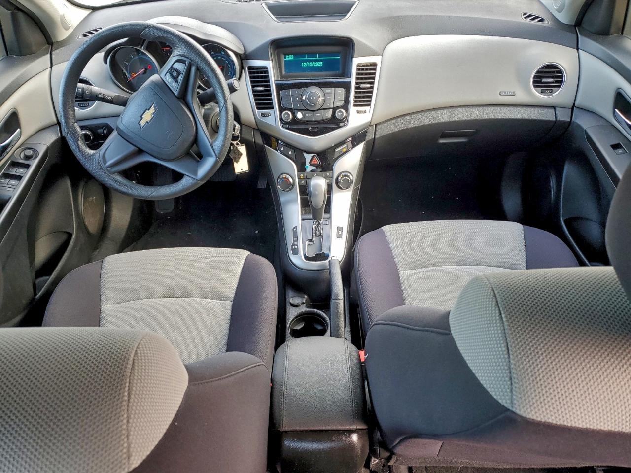 2013 CHEVROLET CRUZE LS photo 8