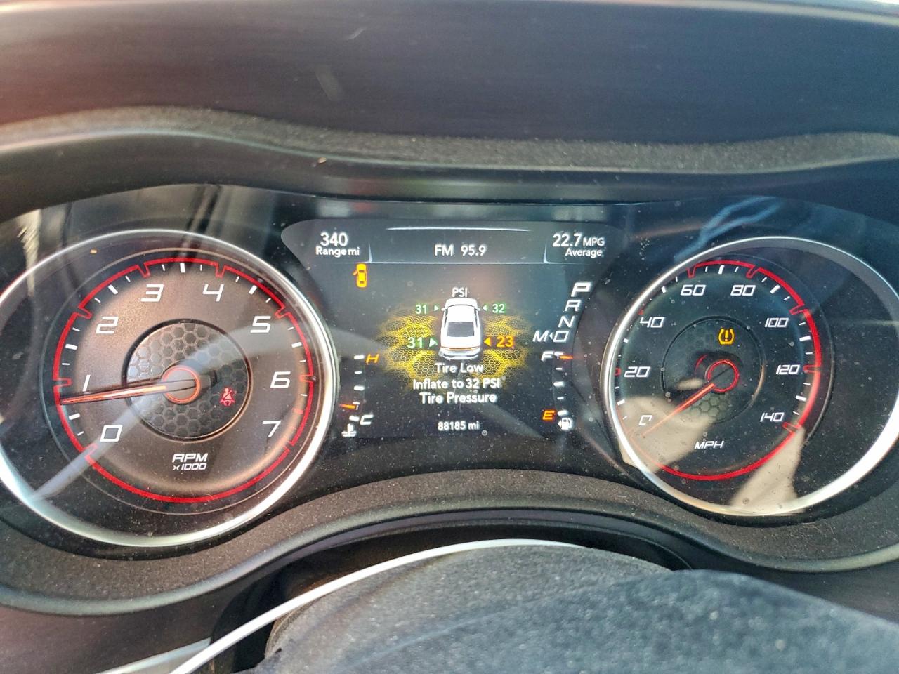 2017 DODGE CHARGER SE photo 9