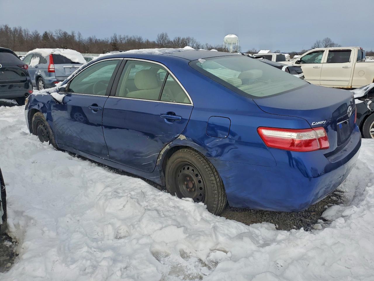 2009 TOYOTA CAMRY LE photo 2