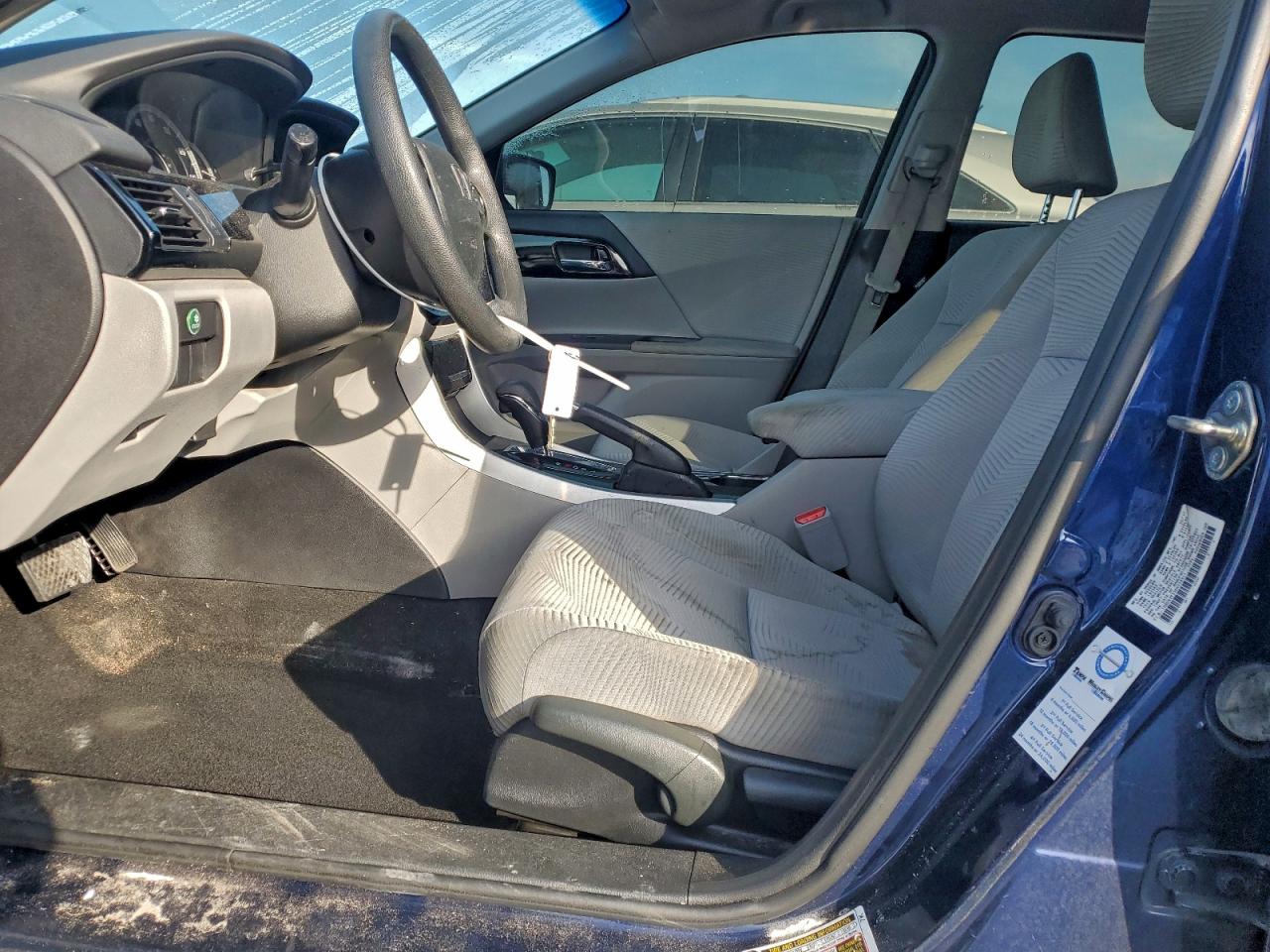 2017 HONDA ACCORD LX photo 7