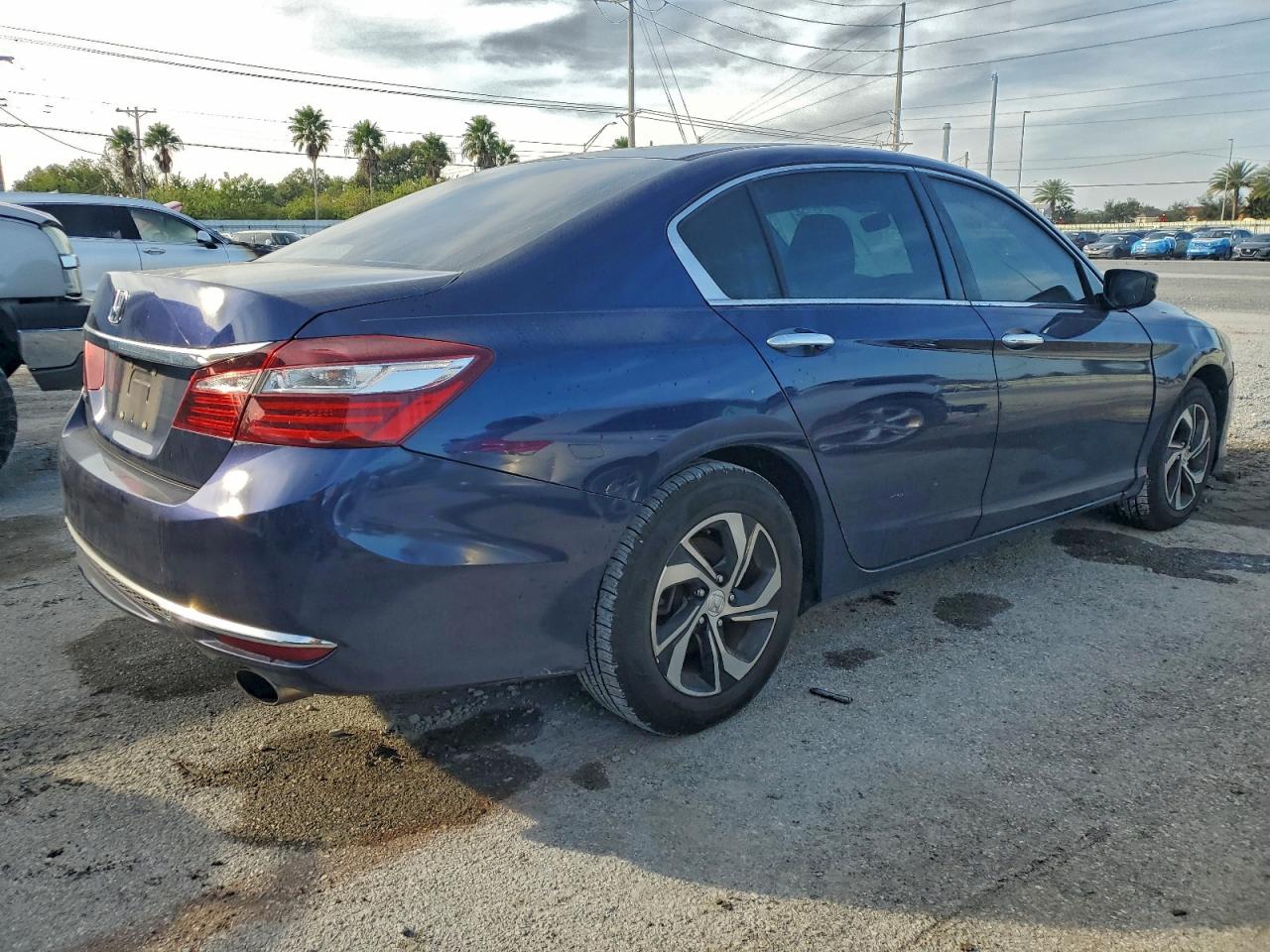 2017 HONDA ACCORD LX photo 3