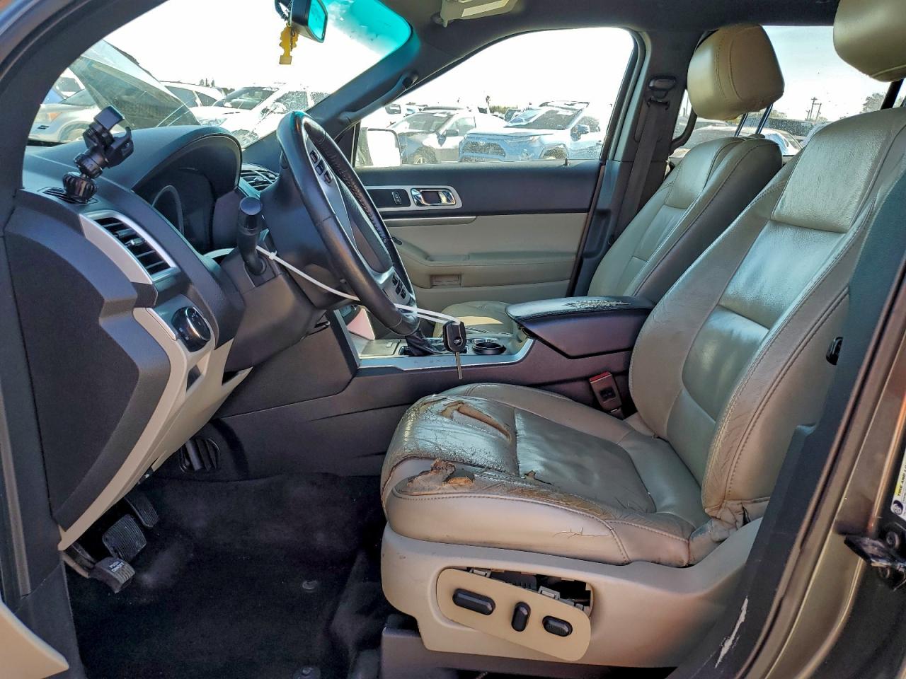 2015 FORD EXPLORER XLT photo 7