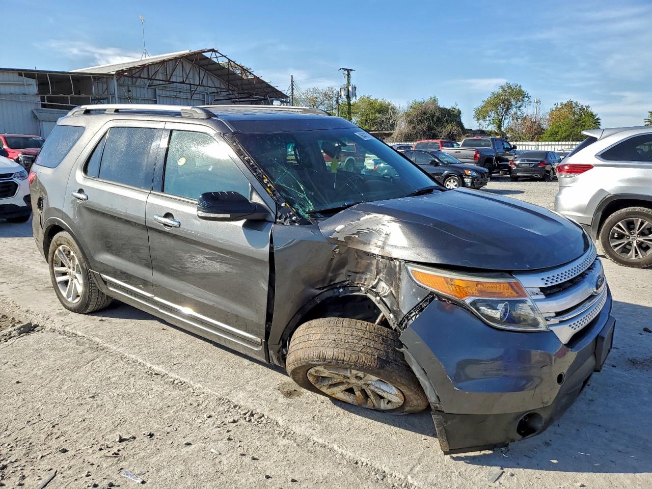 2015 FORD EXPLORER XLT photo 4