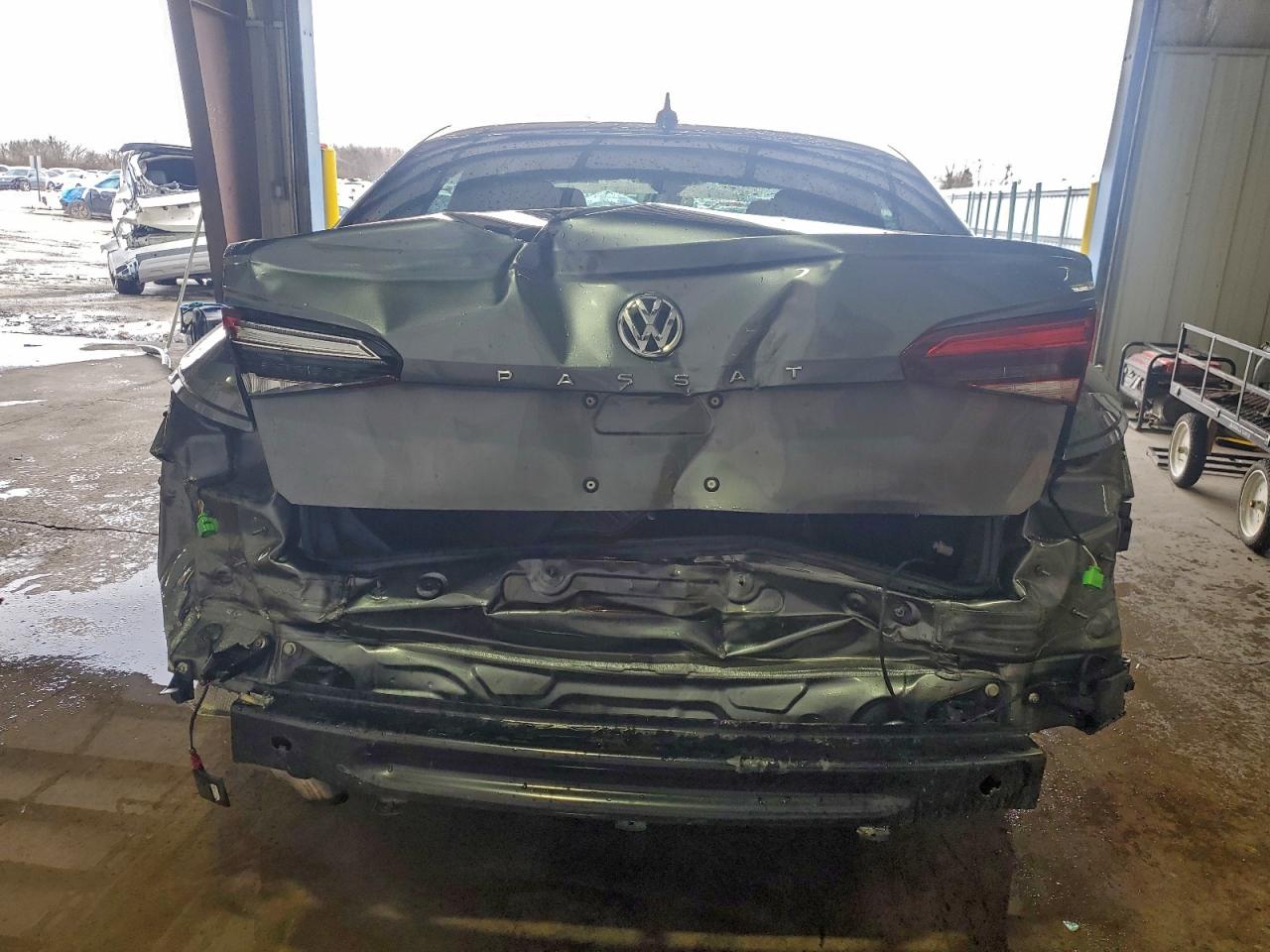 2020 VOLKSWAGEN PASSAT SEL photo 6