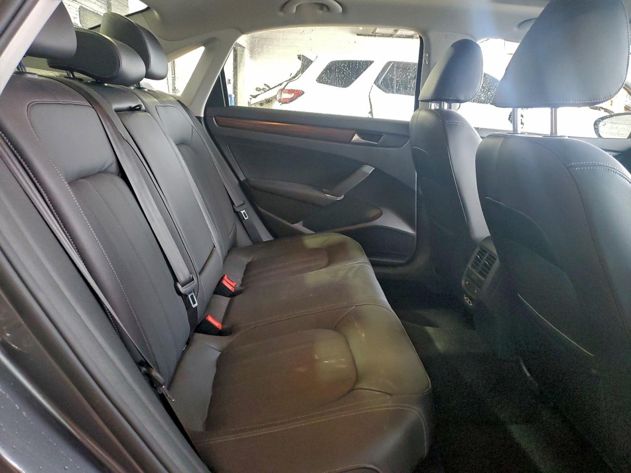 2020 VOLKSWAGEN PASSAT SEL photo 10
