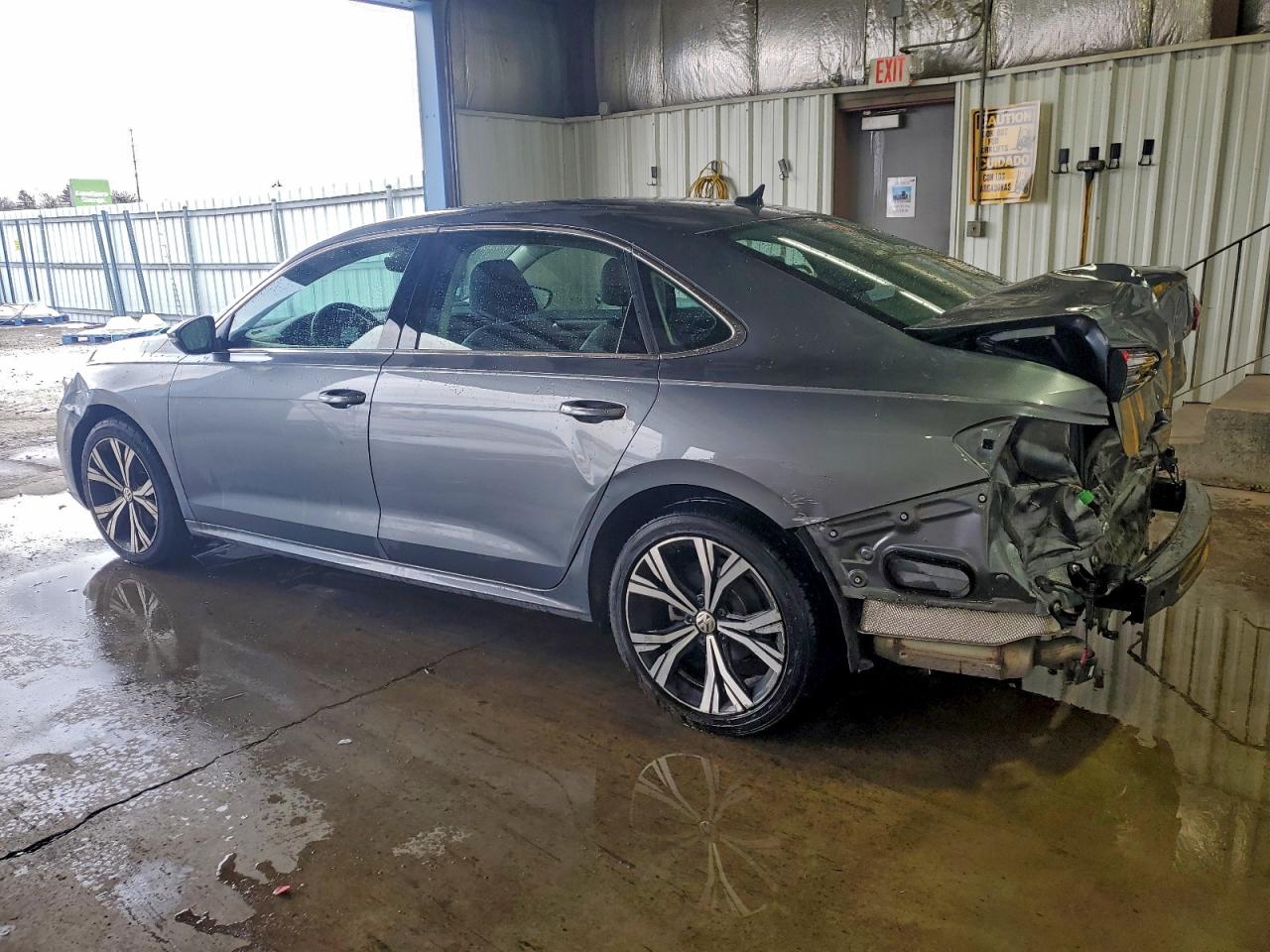 2020 VOLKSWAGEN PASSAT SEL photo 2