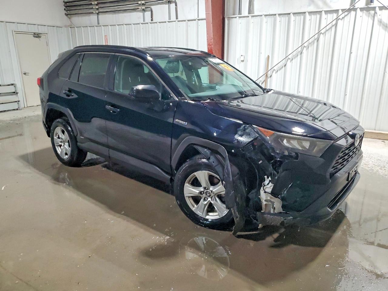 2021 TOYOTA RAV4 LE photo 4
