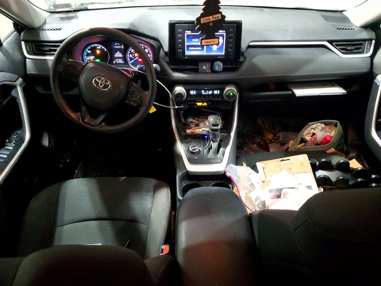 2021 TOYOTA RAV4 LE photo 8
