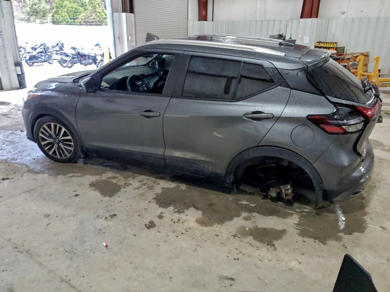 2022 NISSAN KICKS SV photo 2