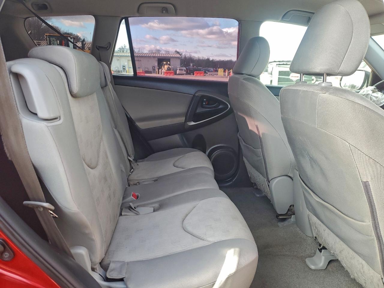 2010 TOYOTA RAV4 photo 11
