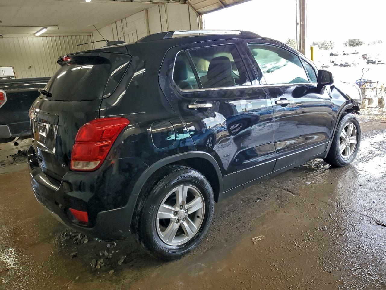 2017 CHEVROLET TRAX 1LT photo 3