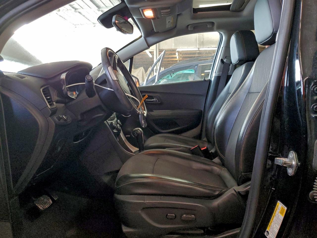 2017 CHEVROLET TRAX 1LT photo 7