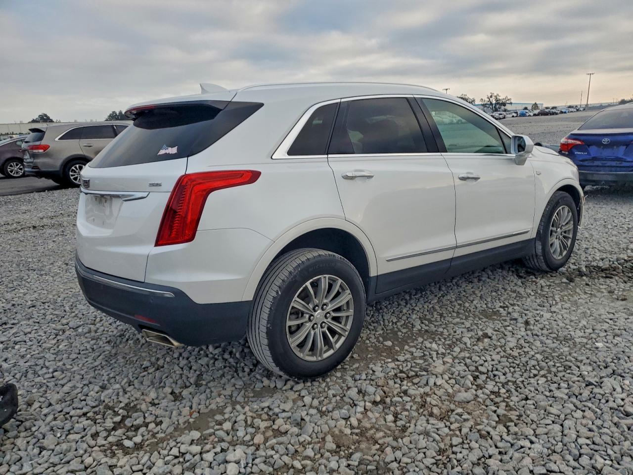 2018 CADILLAC XT5 LUXURY photo 3