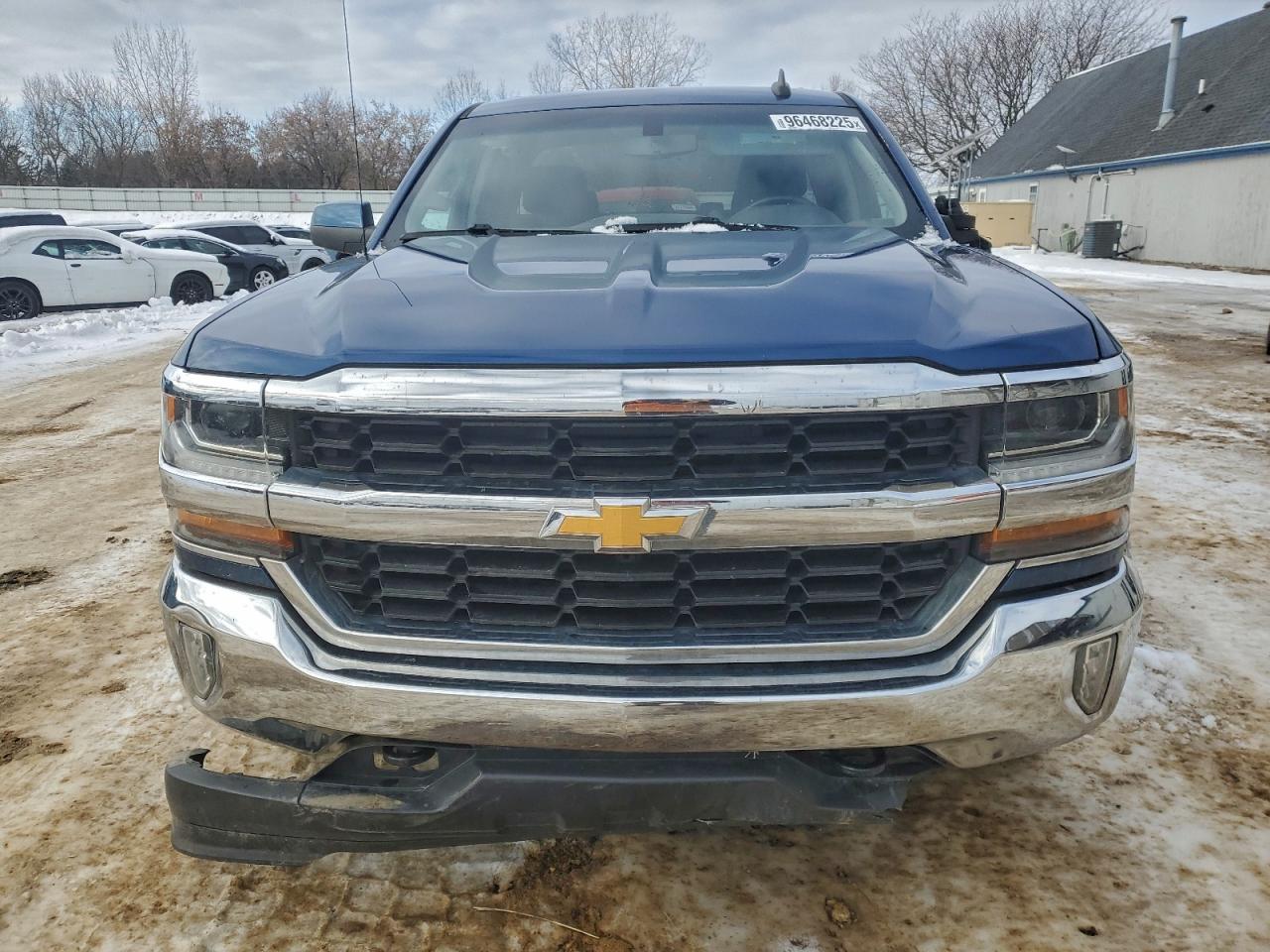 2018 CHEVROLET SILVERADO K1500 LT photo 5