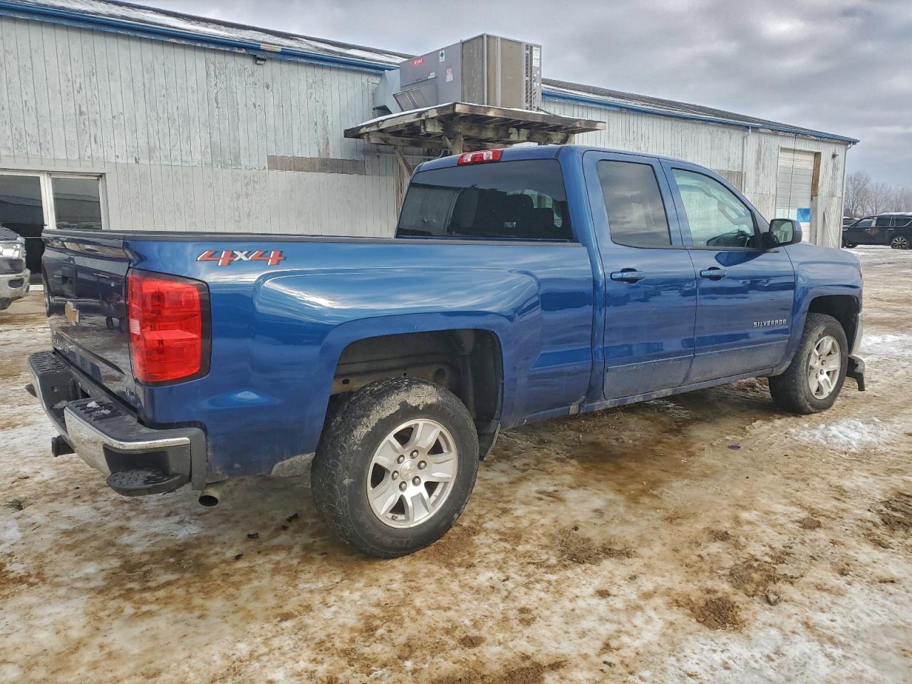2018 CHEVROLET SILVERADO K1500 LT photo 3