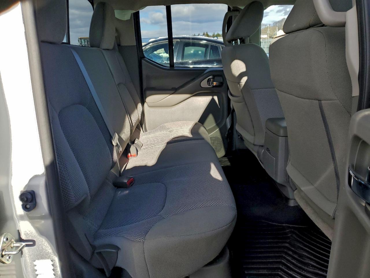 2019 NISSAN FRONTIER S photo 10