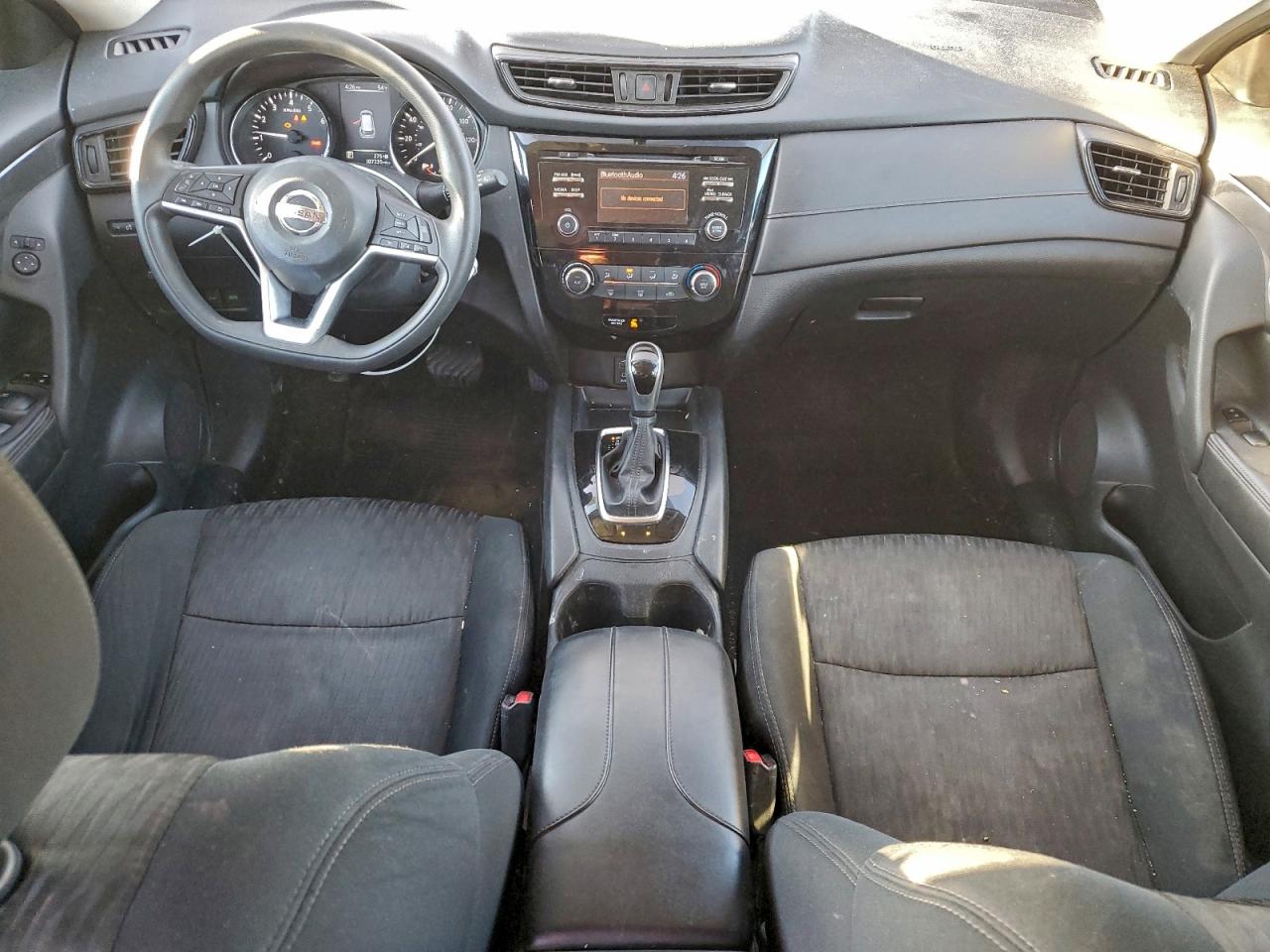 2017 NISSAN ROGUE photo 8