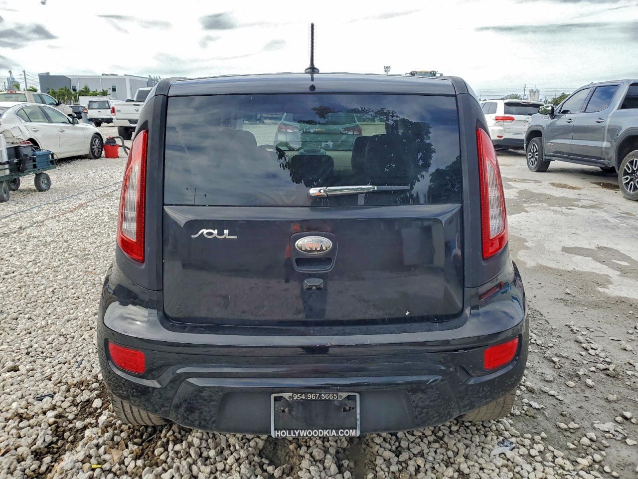 2013 KIA SOUL + photo 6