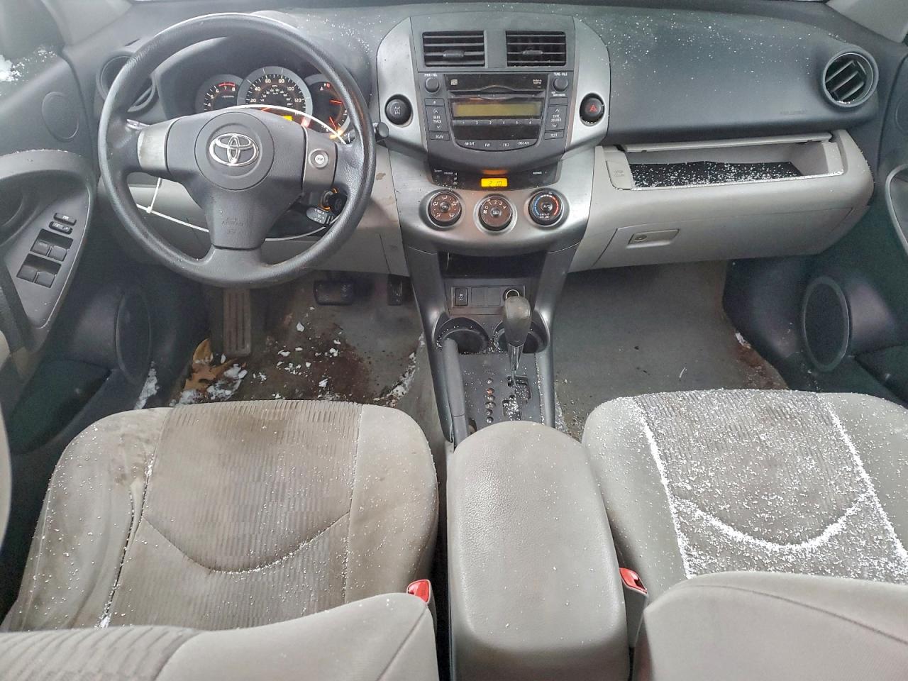 2011 TOYOTA RAV4 photo 8