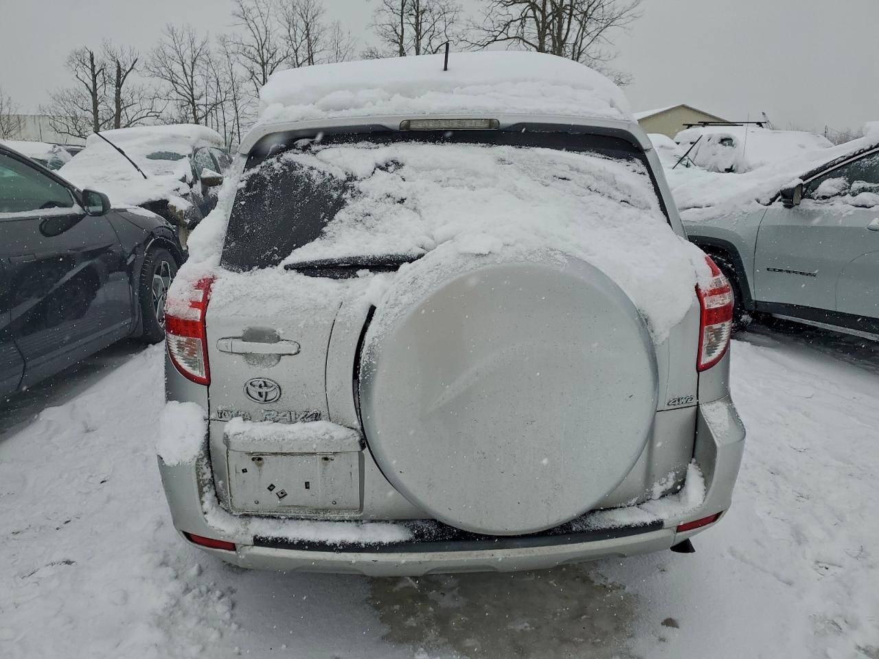 2011 TOYOTA RAV4 photo 6