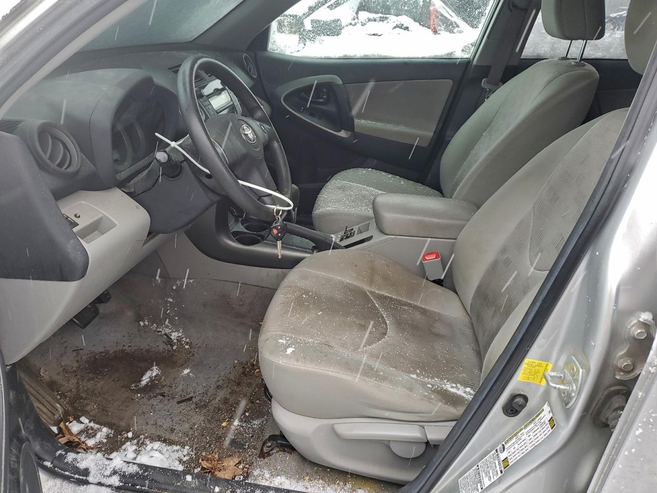 2011 TOYOTA RAV4 photo 7