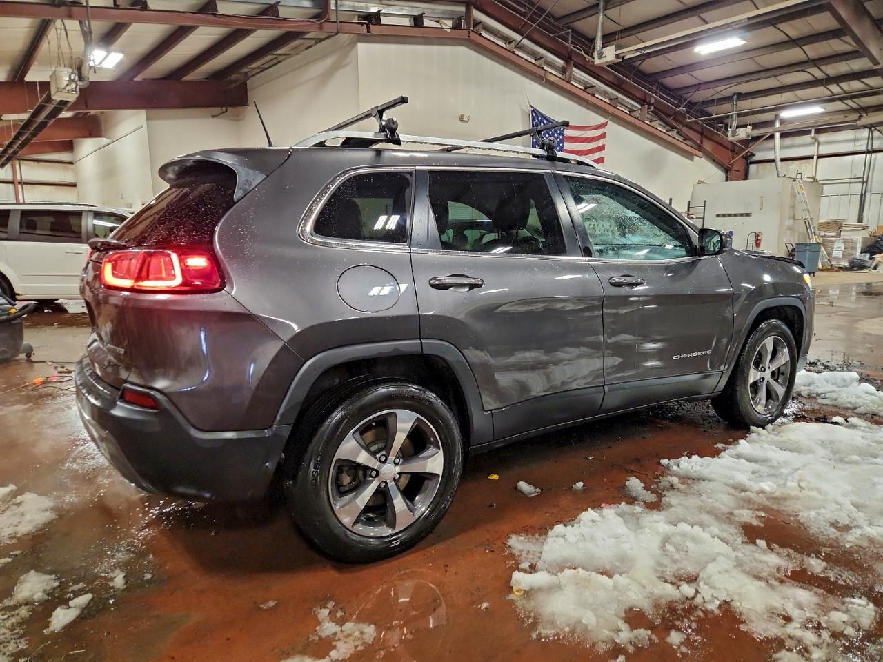 2019 JEEP CHEROKEE LIMITED photo 3