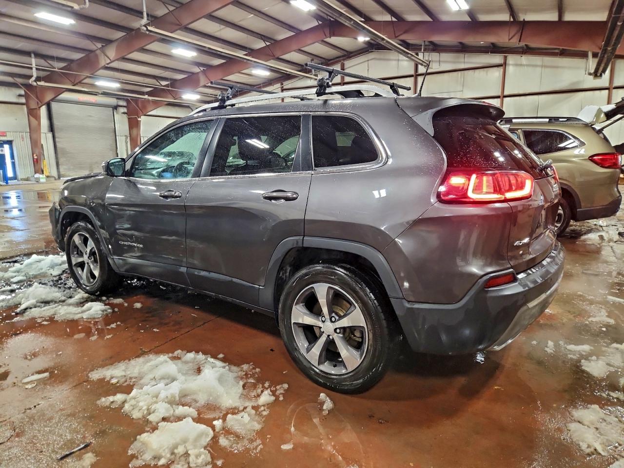 2019 JEEP CHEROKEE LIMITED photo 2