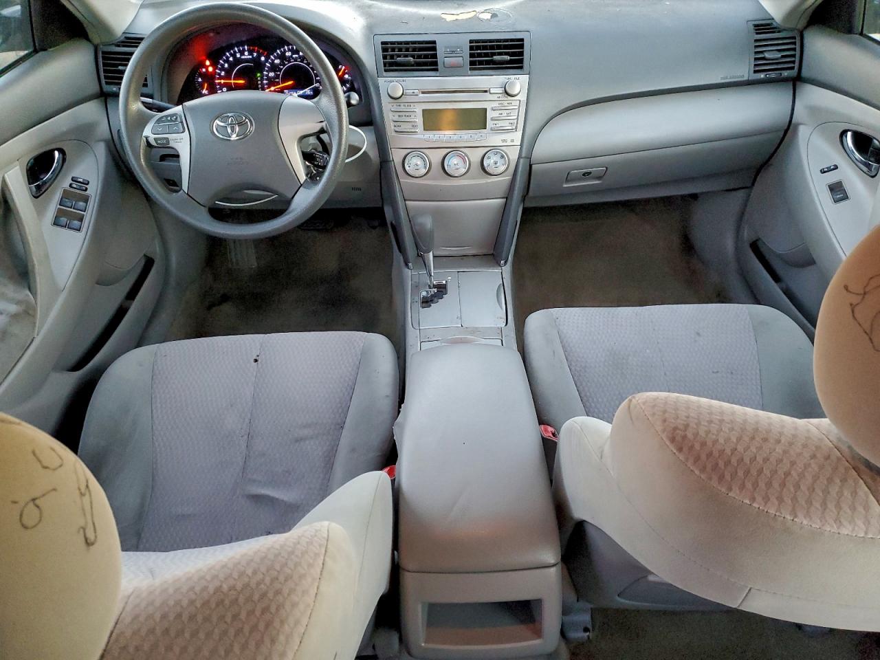 2010 TOYOTA CAMRY BASE photo 8