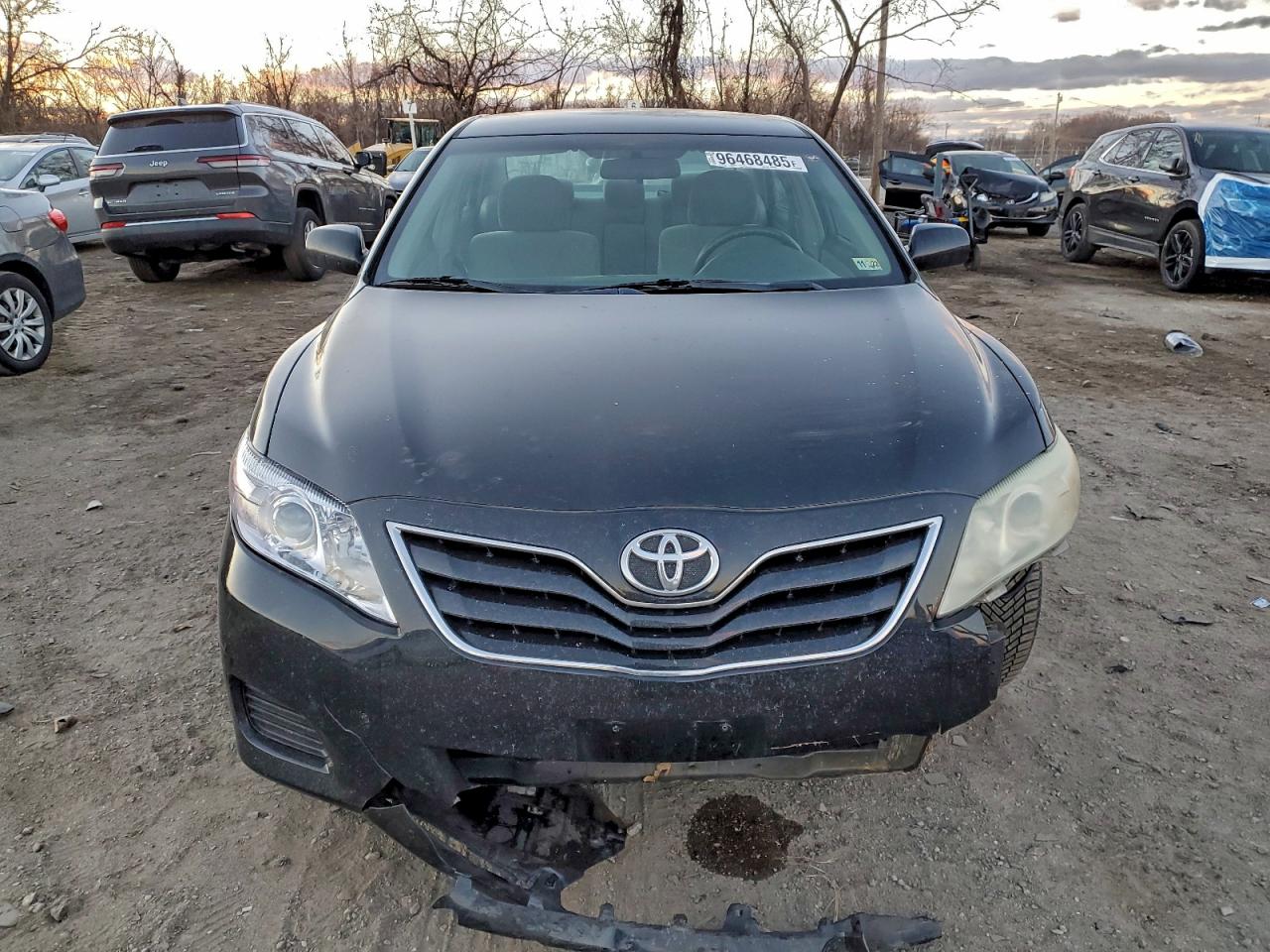 2010 TOYOTA CAMRY BASE photo 5
