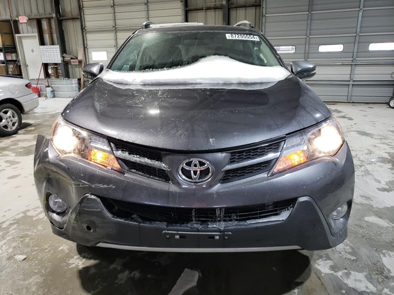 2015 TOYOTA RAV4 XLE photo 5