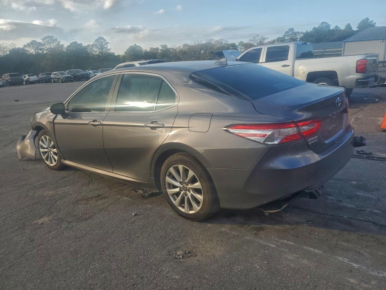 2020 TOYOTA CAMRY LE photo 2