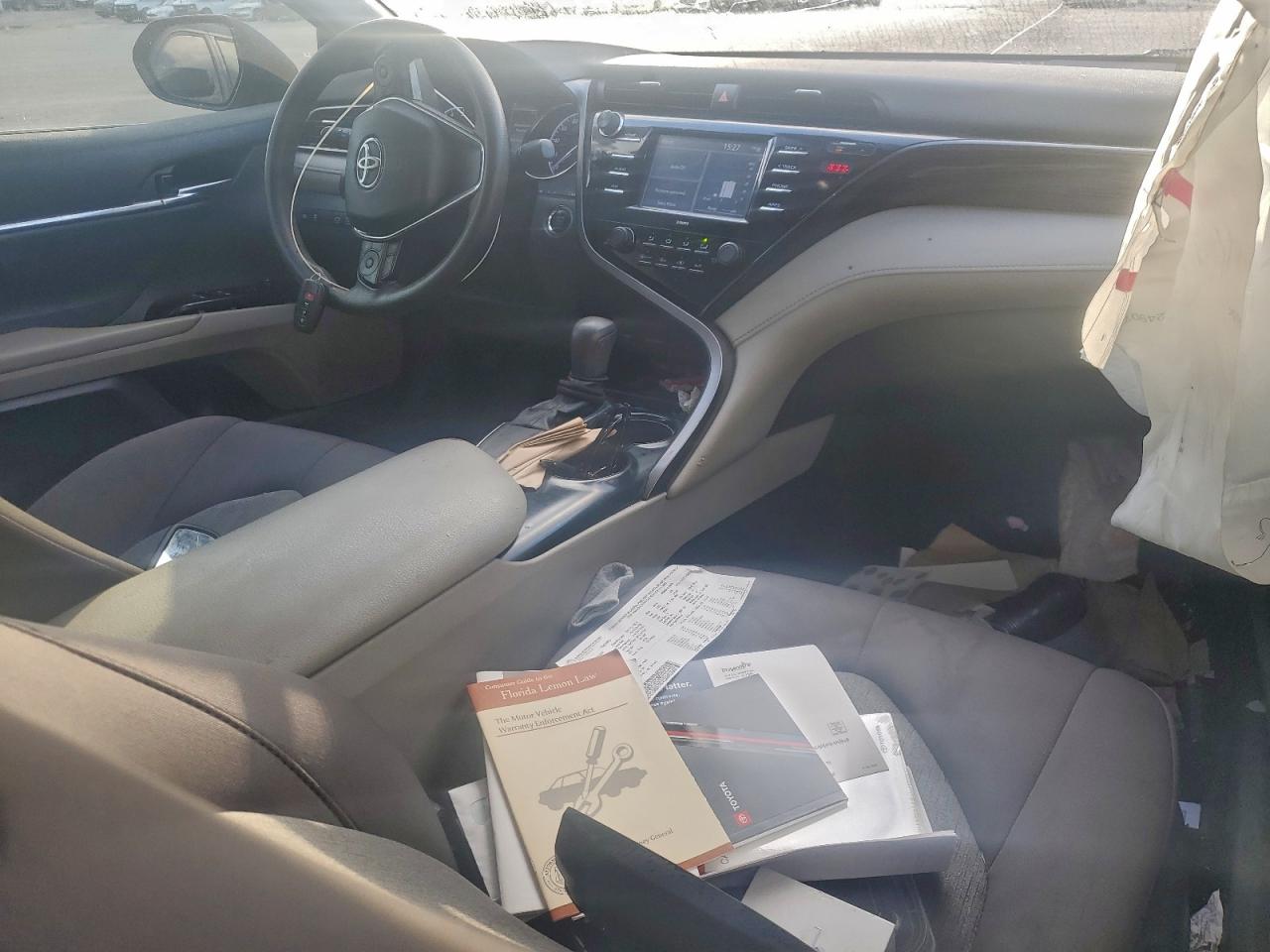 2020 TOYOTA CAMRY LE photo 8
