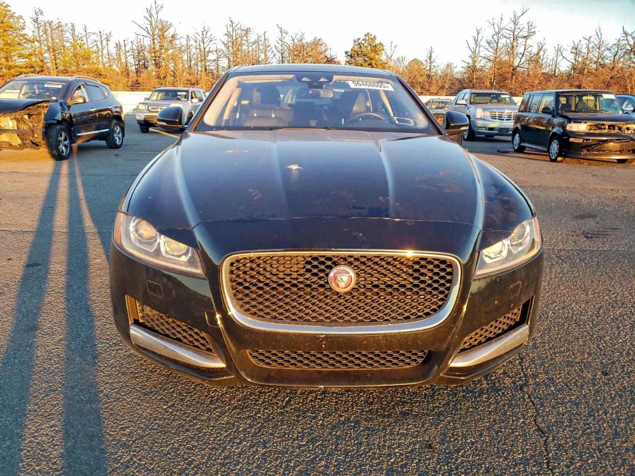 2018 JAGUAR XF photo 5
