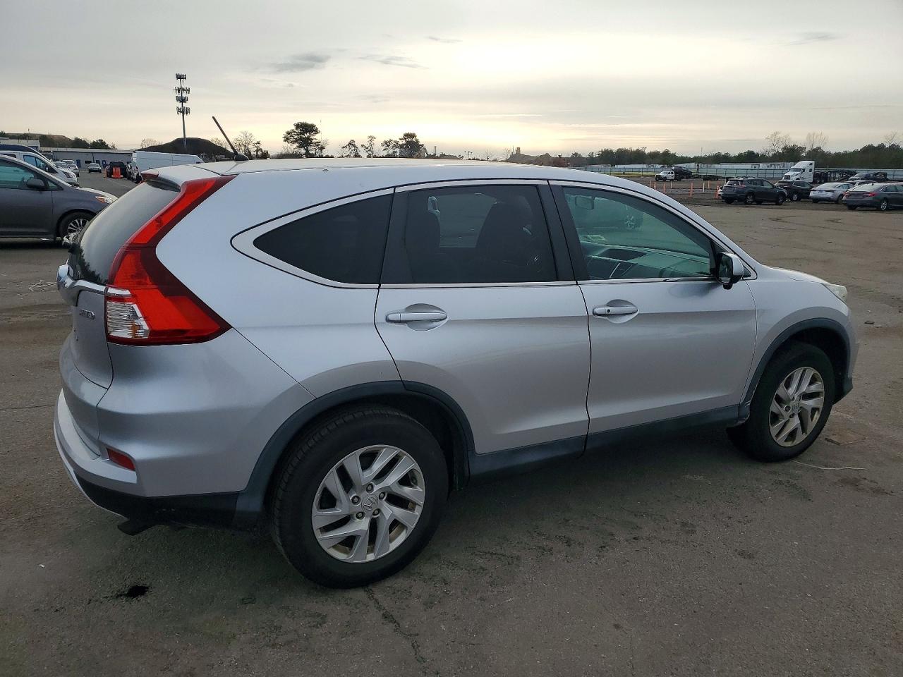 2015 HONDA CR-V photo 3