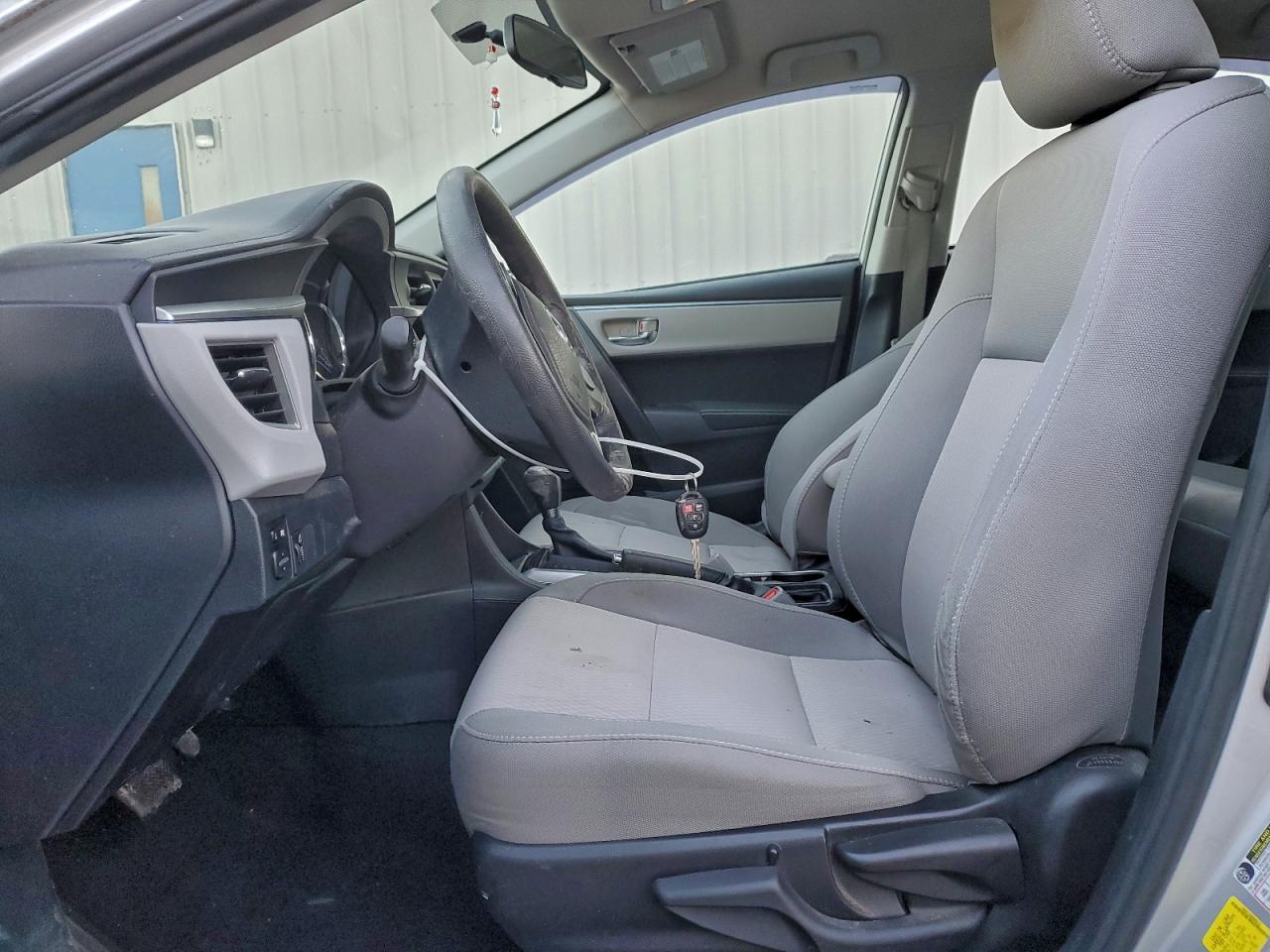 2015 TOYOTA COROLLA L photo 7
