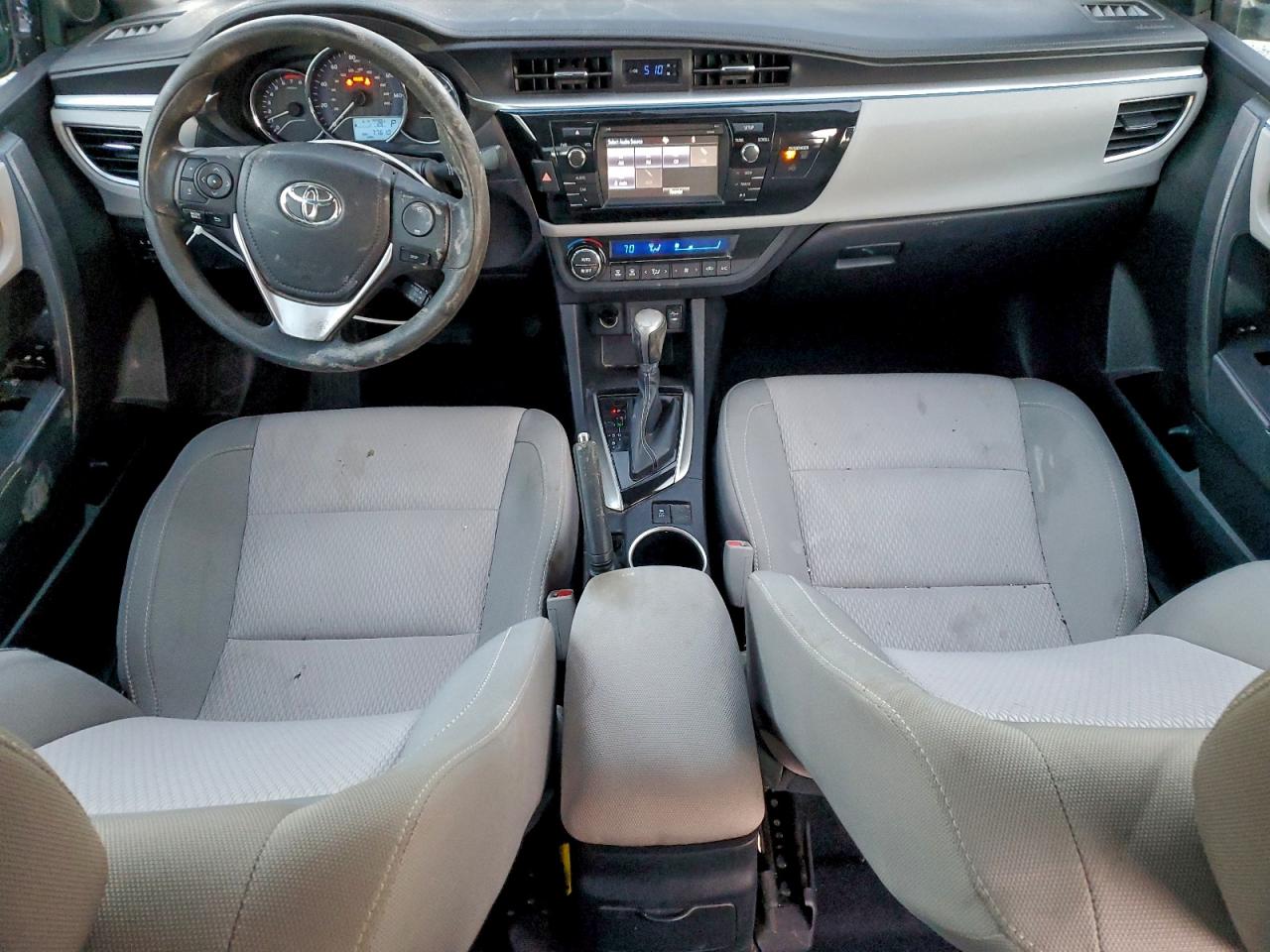2015 TOYOTA COROLLA L photo 8
