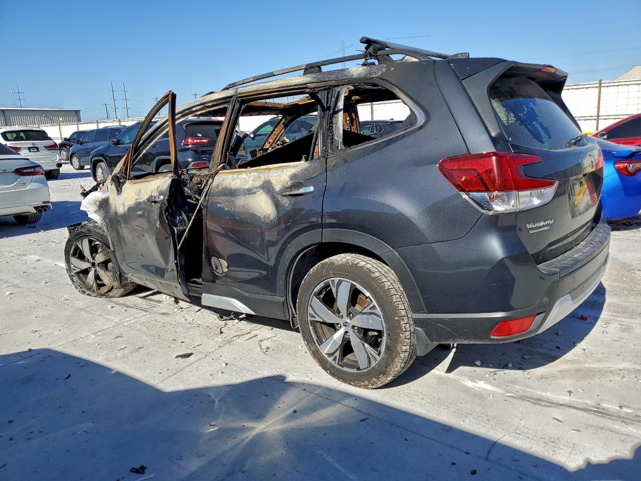 2019 SUBARU FORESTER TOURING photo 2
