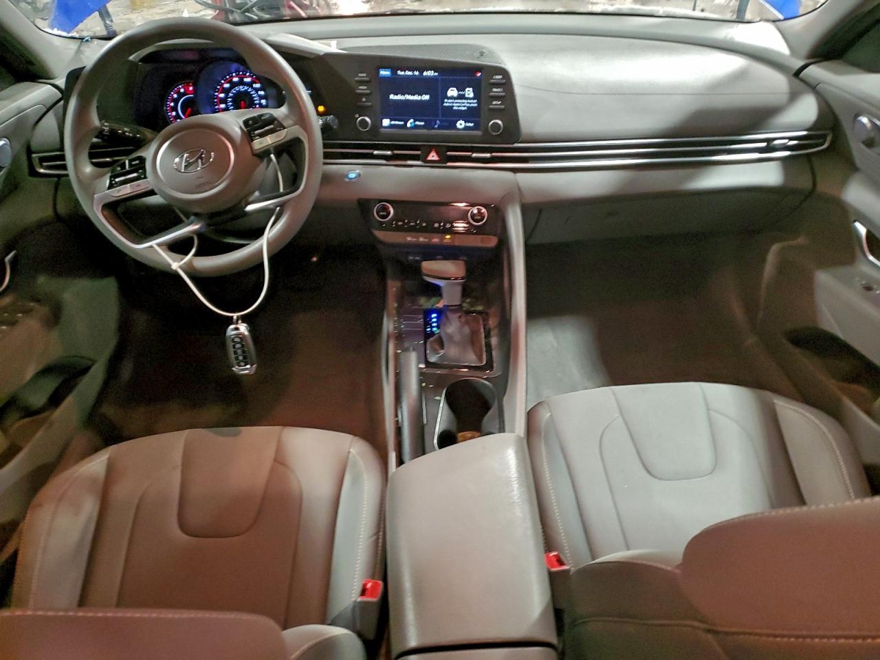 2023 HYUNDAI ELANTRA SEL photo 8