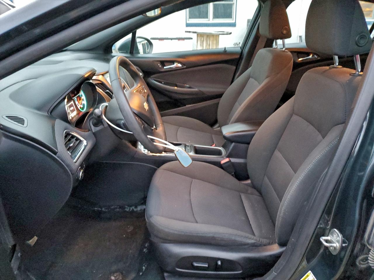 2017 CHEVROLET CRUZE LT photo 7