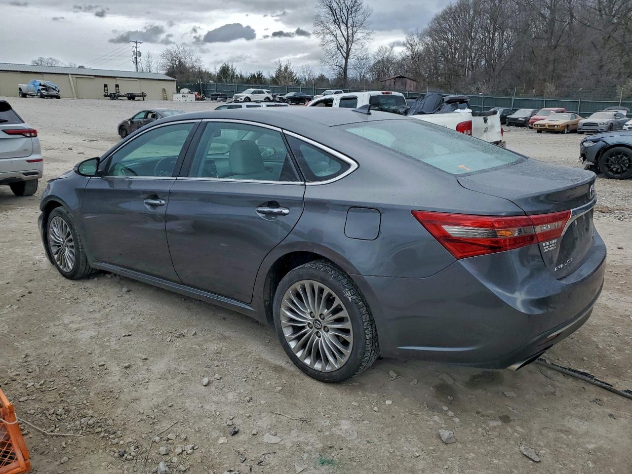2016 TOYOTA AVALON XLE photo 2